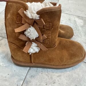 Koolaburra Tan Kids Boots with White fur lining